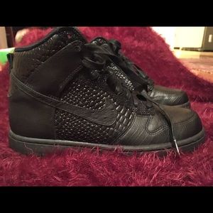 Nike Dunk Hi LX Women’s Shoes (Black)